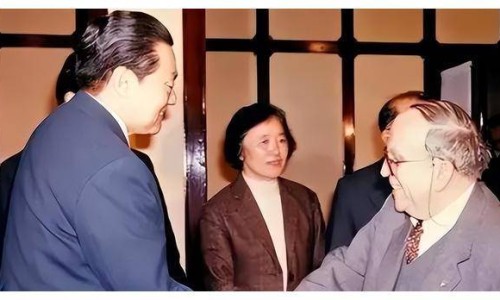 宝宝感冒发烧流鼻涕有点吐正常吗-小孩咳嗽流鼻涕呕吐发烧吃什么药效果好网—知名的小孩咳嗽呕吐流鼻涕怎么办网站,分享孩子咳嗽流鼻水发烧知识